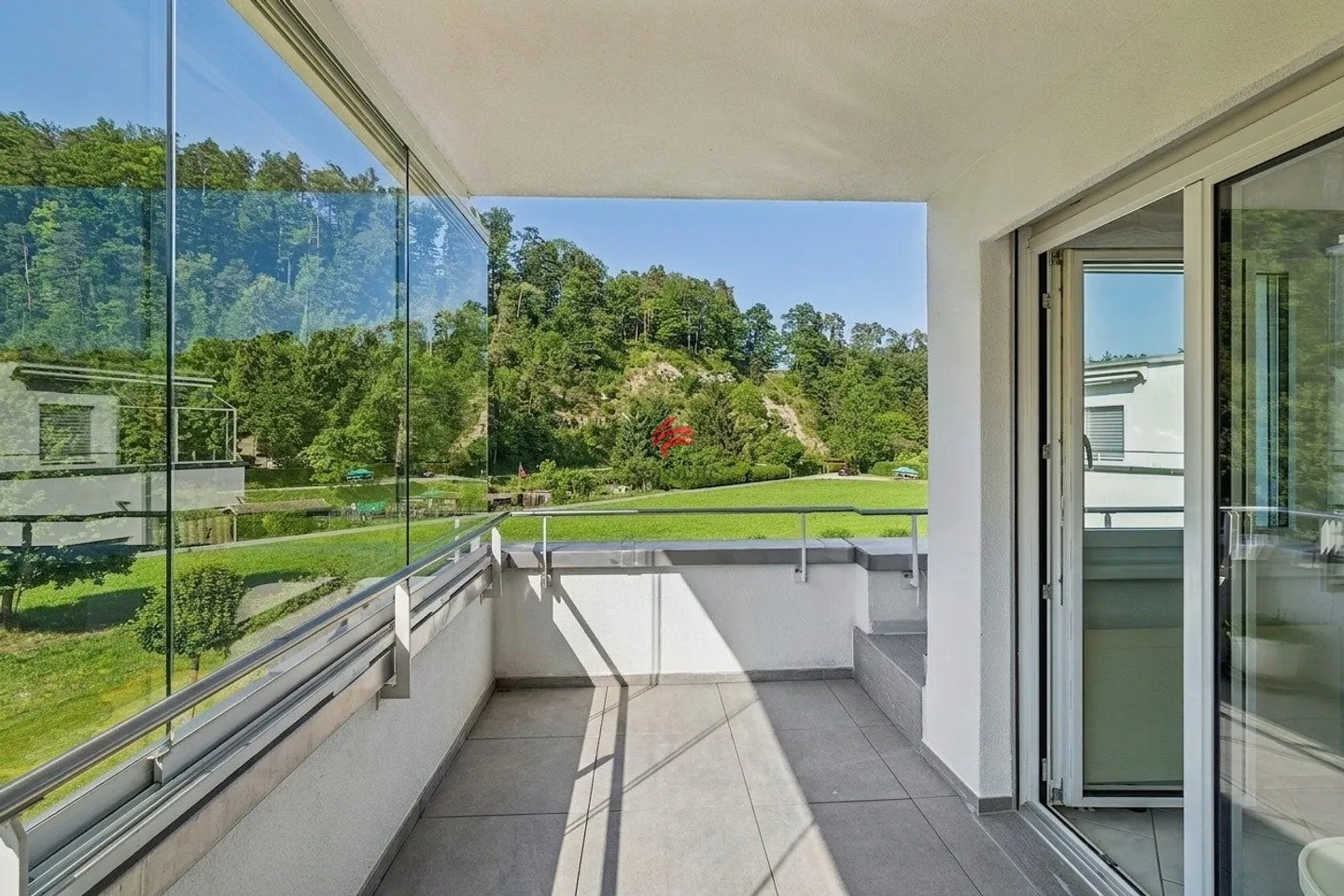 Nature and City Proximity Guaranteed – Living Directly on the Banks of the Sihl - Photo 6 of 12