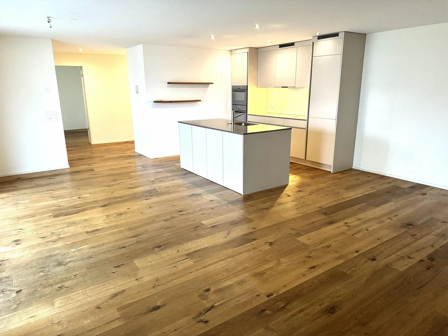 Luminoso appartamento di 3,5 stanze con vista sulle montagne in vendita! - Foto 12 di 19