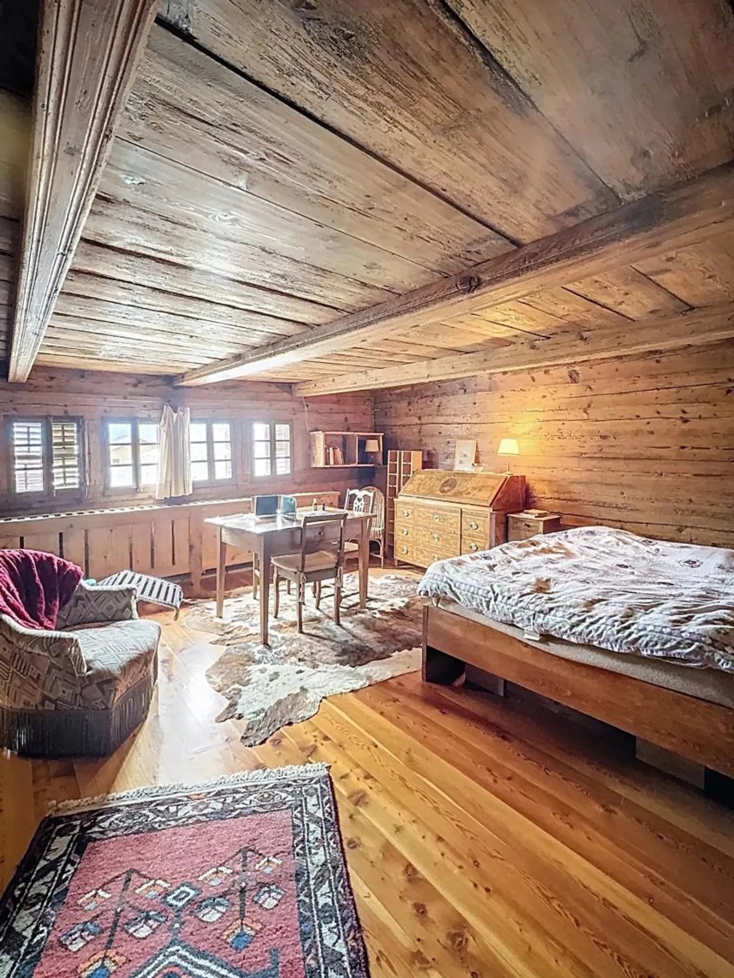 4.5 Room House - Photo 2 of 12