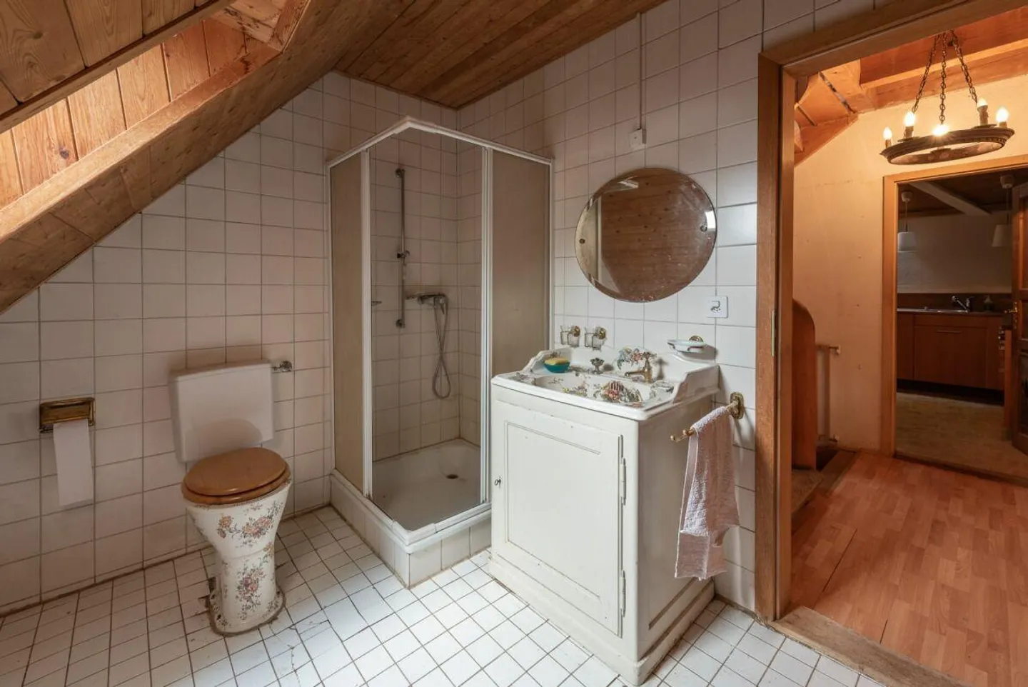 Farmhouse with outbuilding - Photo 16 of 28