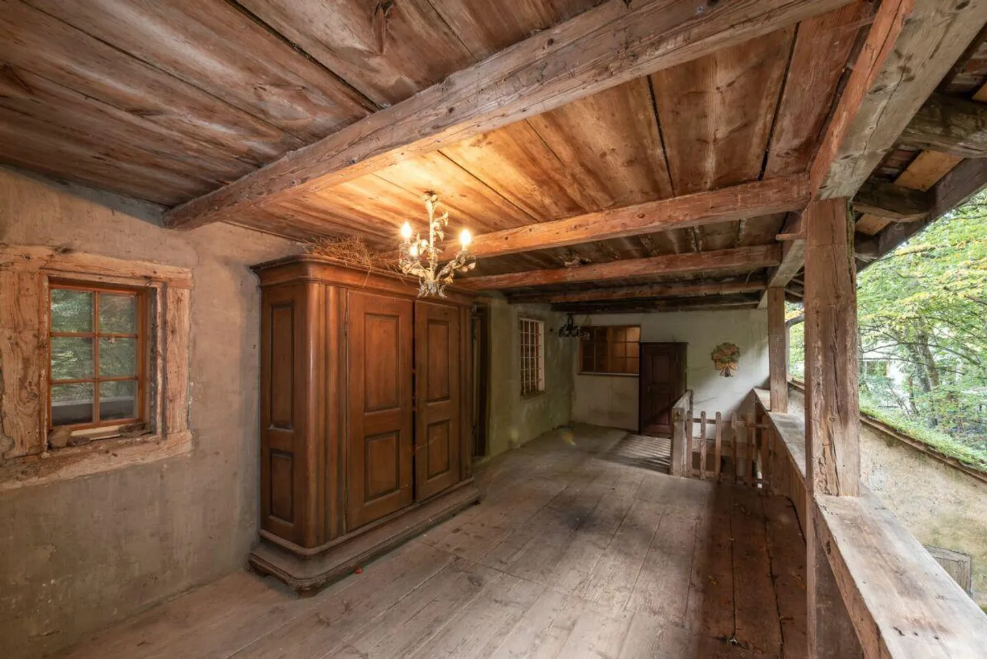 Farmhouse with outbuilding - Photo 17 of 28