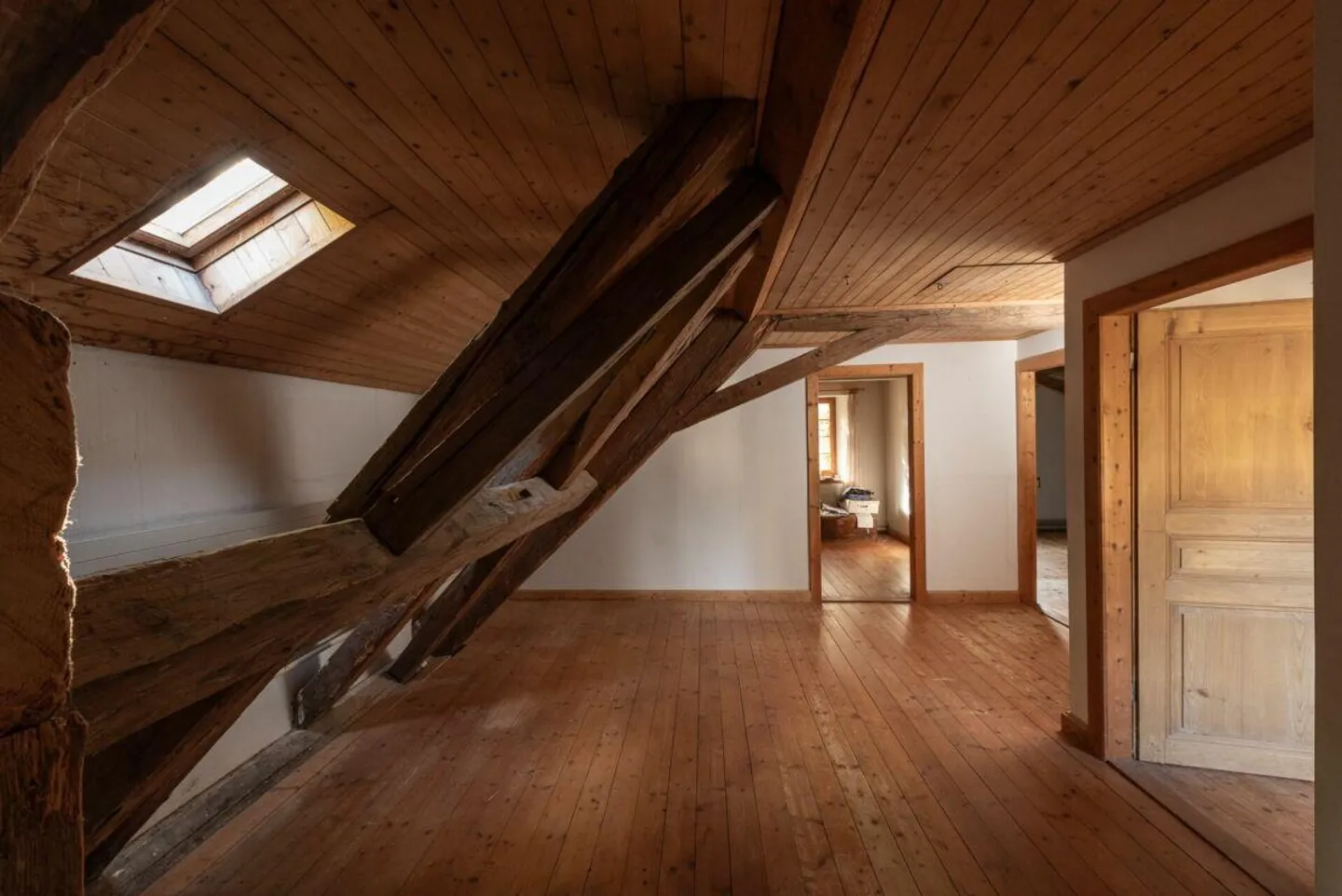 Farmhouse with outbuilding - Photo 19 of 28