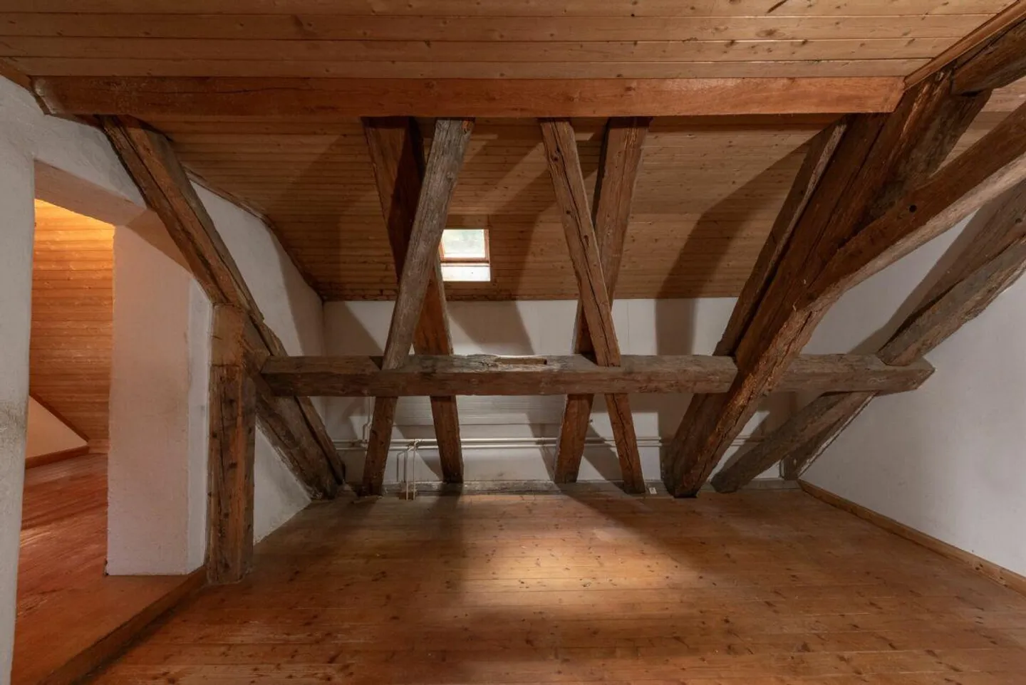 Farmhouse with outbuilding - Photo 20 of 28