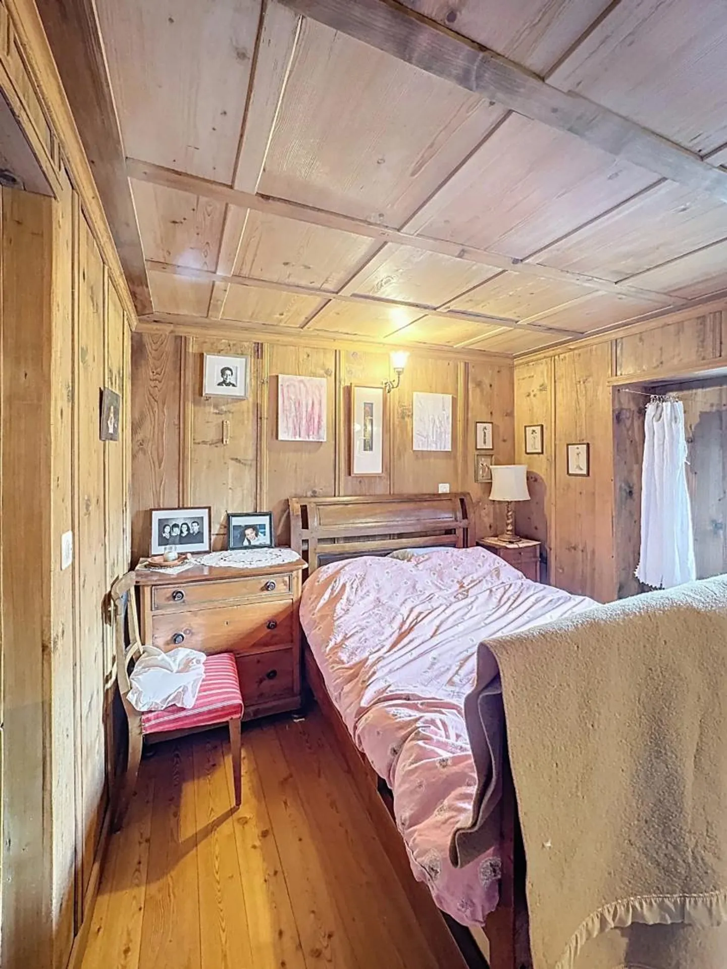 4.5 Room House - Photo 8 of 12