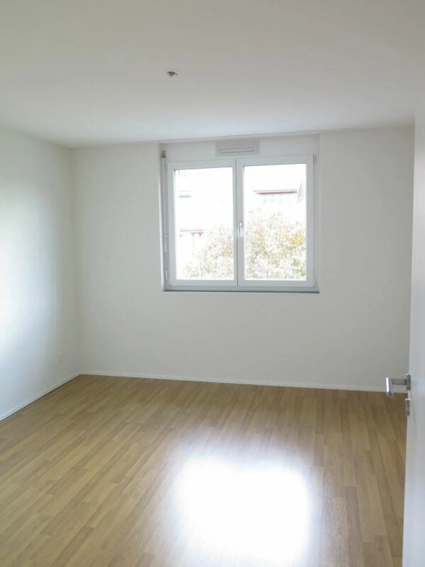 Appartement moderne en emplacement central - Photo 5 sur 9