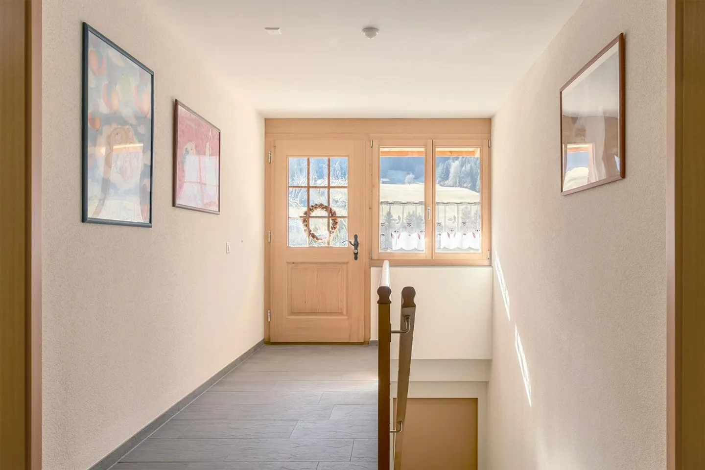 Ampia casa unifamiliare di 7,5 stanze con giardino - Foto 3 di 12