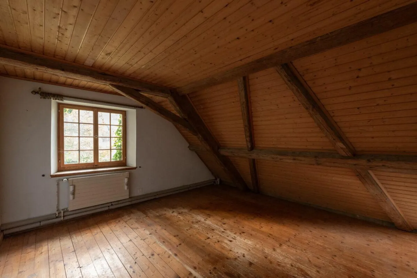 Farmhouse with outbuilding - Photo 22 of 28