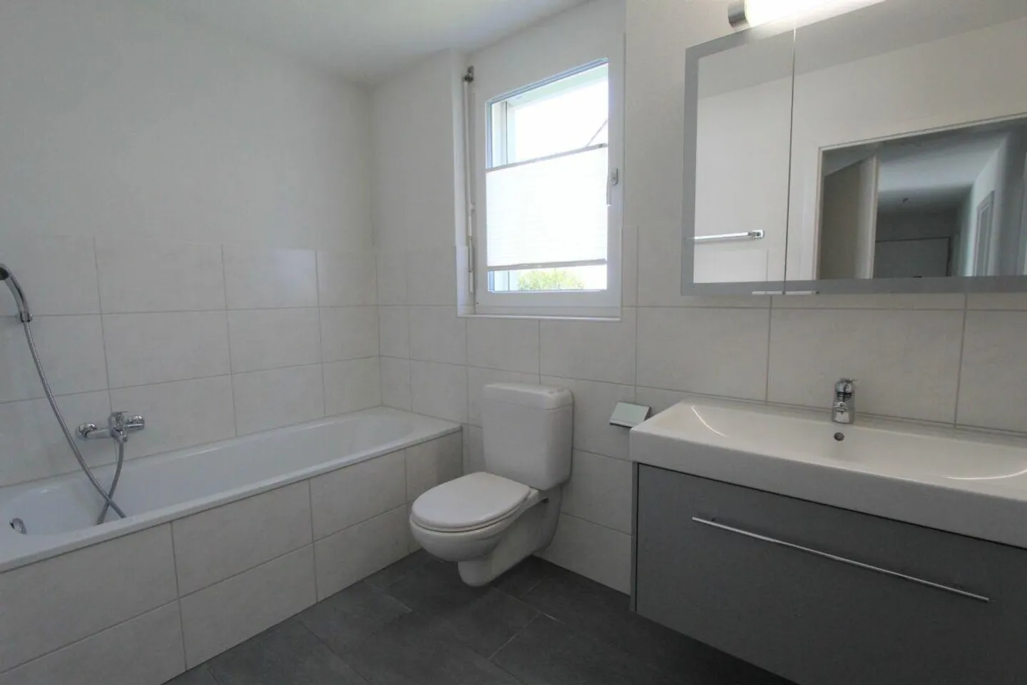 Appartement moderne en emplacement central - Photo 6 sur 9