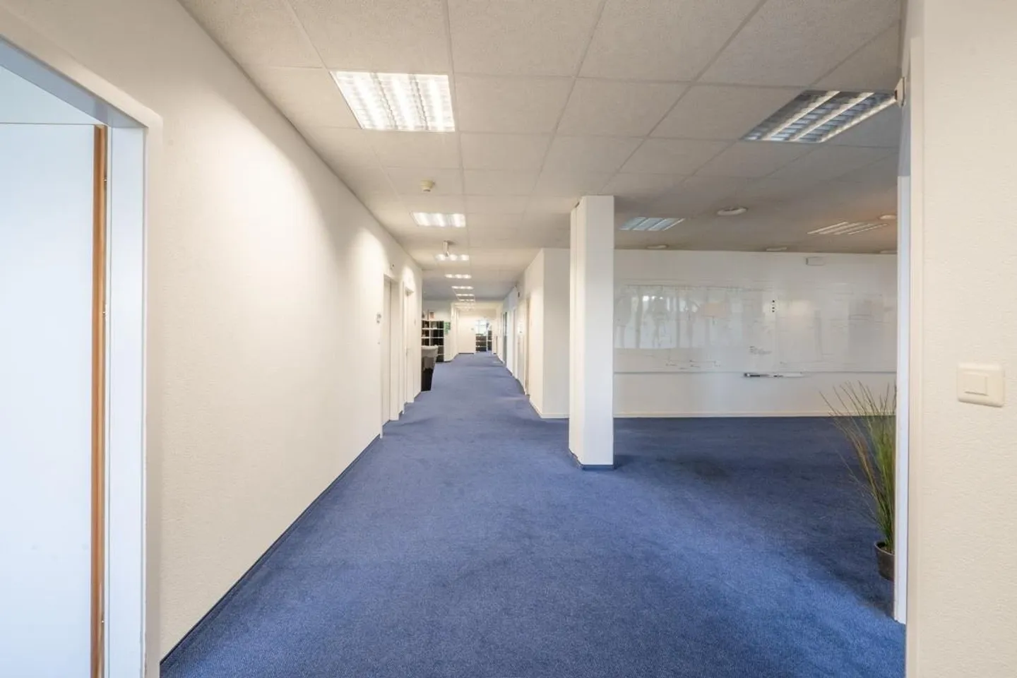 Spazio ufficio esclusivo con infrastruttura di alto livello in una posizione centrale - Foto 5 di 9