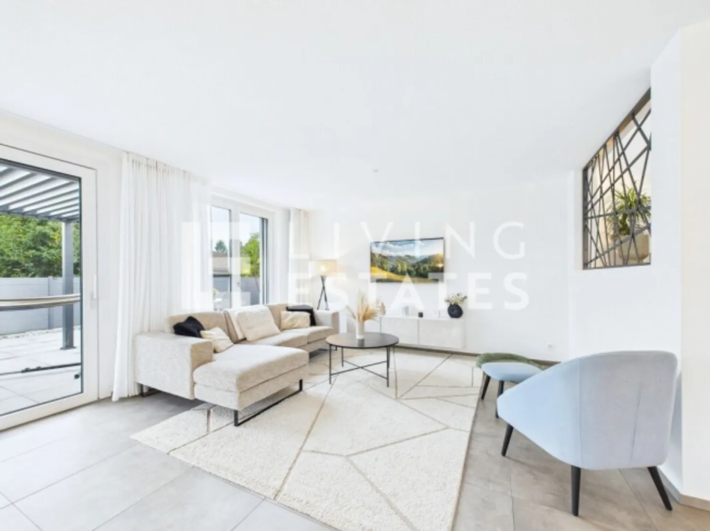 FOR DISCRIMINATING TASTES - Photo 6 of 15