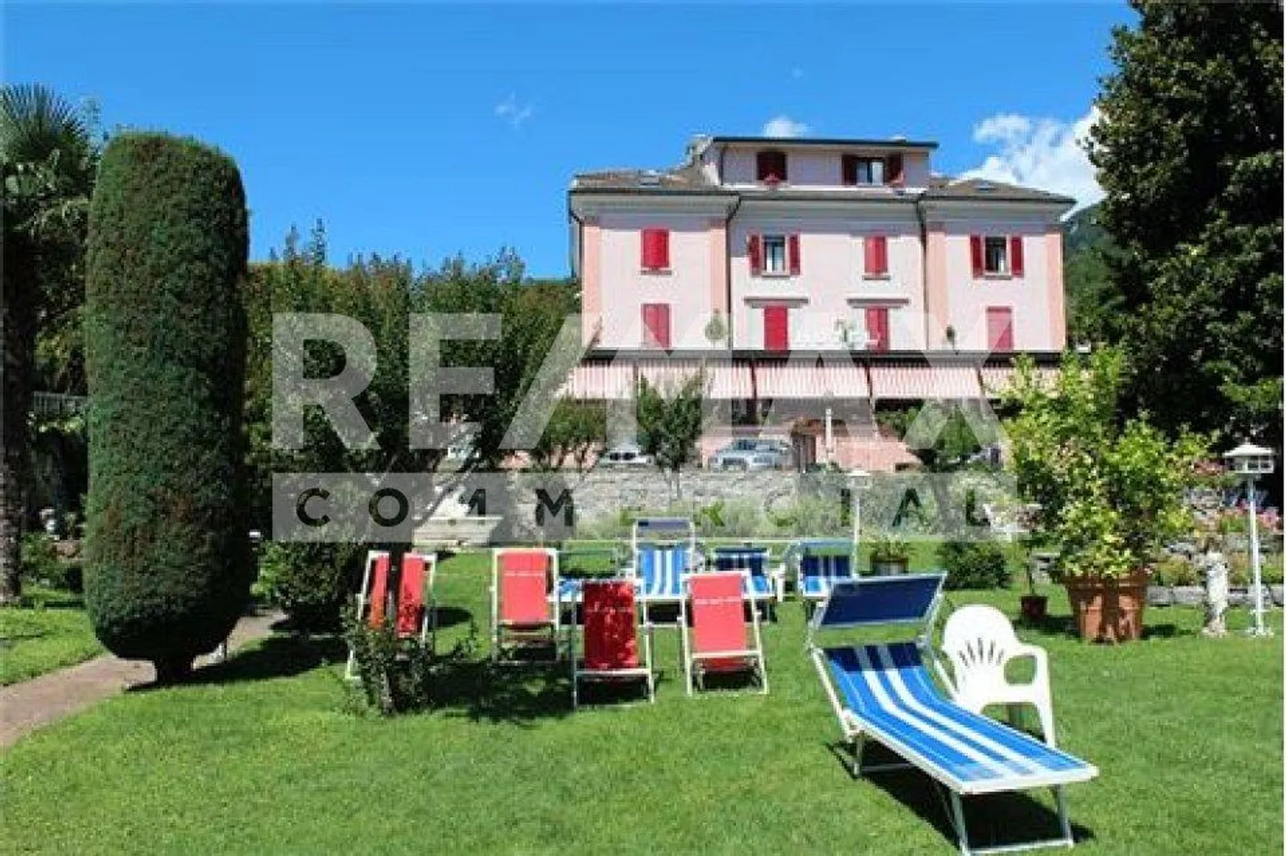 Albergo con magnifico parco e vista lago - Foto 4 di 13
