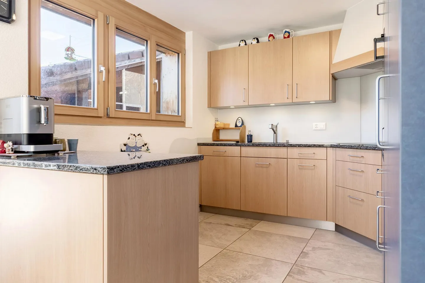 Ampia casa unifamiliare di 7,5 stanze con giardino - Foto 8 di 12