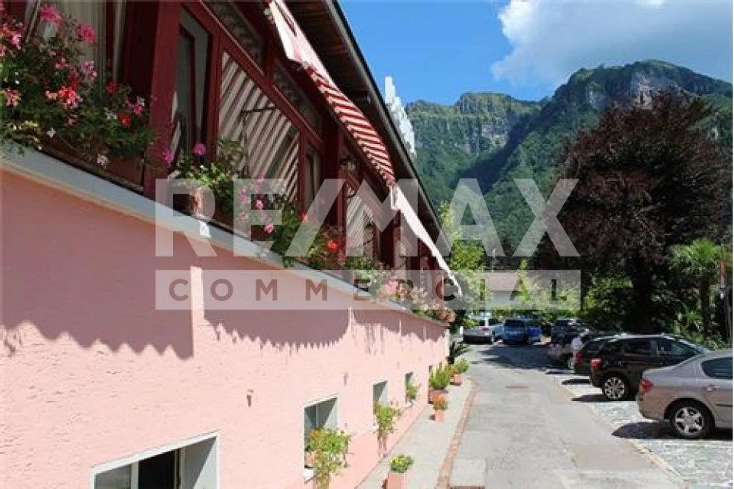 Albergo con magnifico parco e vista lago - Foto 6 di 13