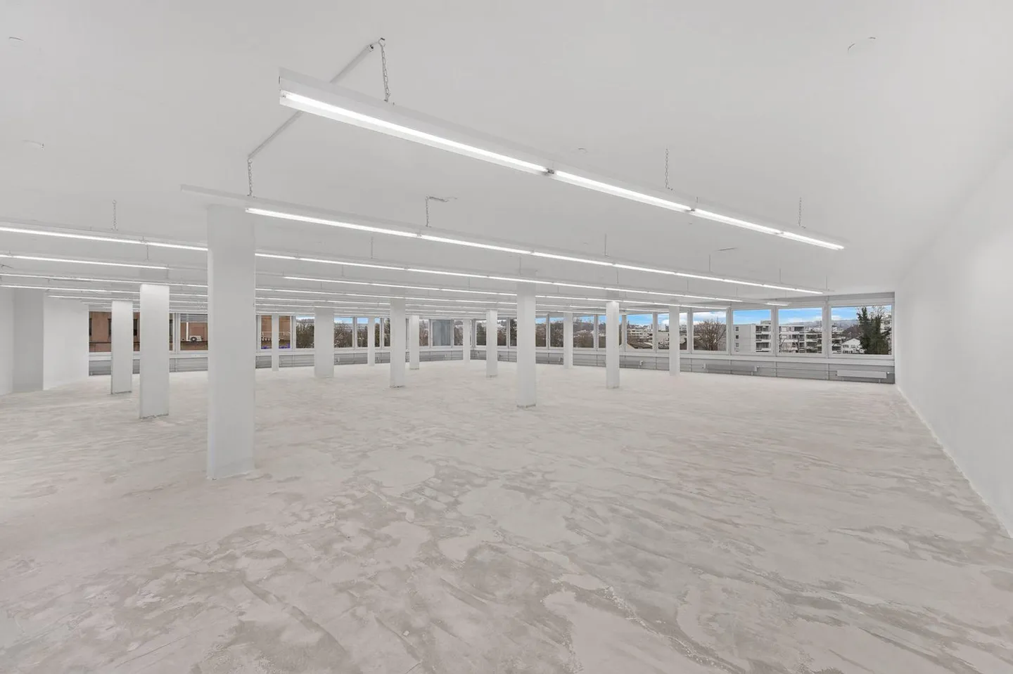 Espace commercial spacieux avec une charge de sol de 1 000 kg/m² ! - Photo 11 sur 13