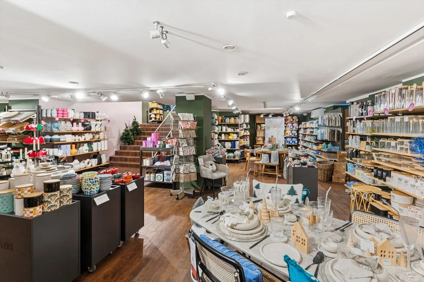 Commerce - Photo 2 of 3