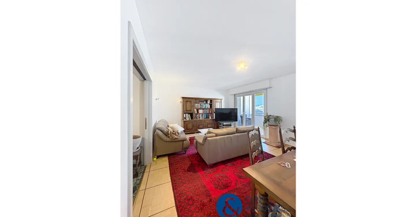 Spazioso appartamento di 4.5 locali di circa 153m2 con grande balcone nel centro di Martigny - Foto 3 di 10