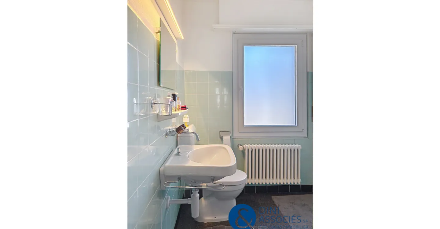Spazioso appartamento di 4.5 locali di circa 153m2 con grande balcone nel centro di Martigny - Foto 10 di 10