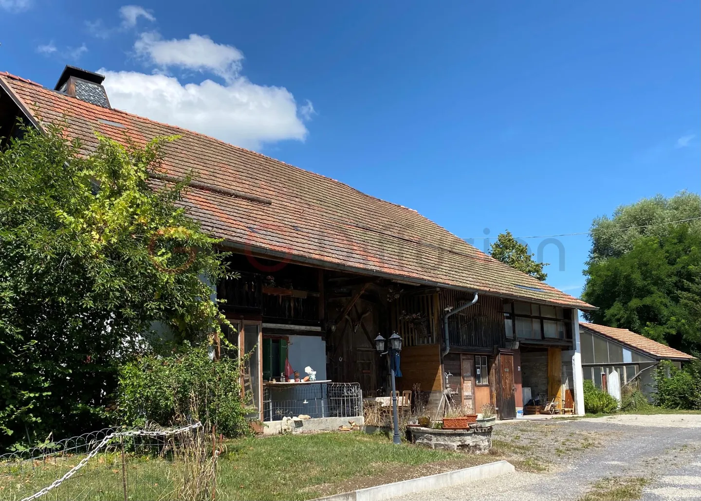 Ancienne ferme et dépendances sur un terrain de 7160 m2 à Oron-le-Châtel - Photo 2 sur 11