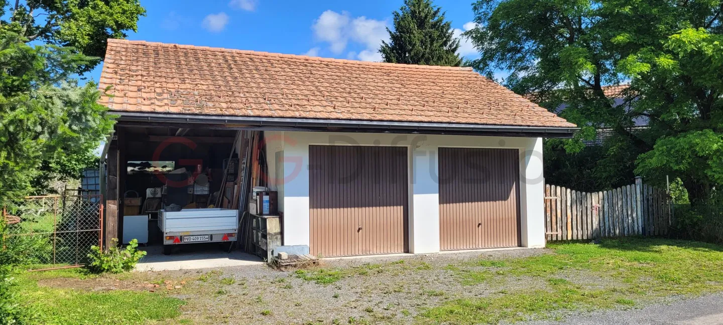 Ancienne ferme et dépendances sur un terrain de 7160 m2 à Oron-le-Châtel - Photo 4 sur 11