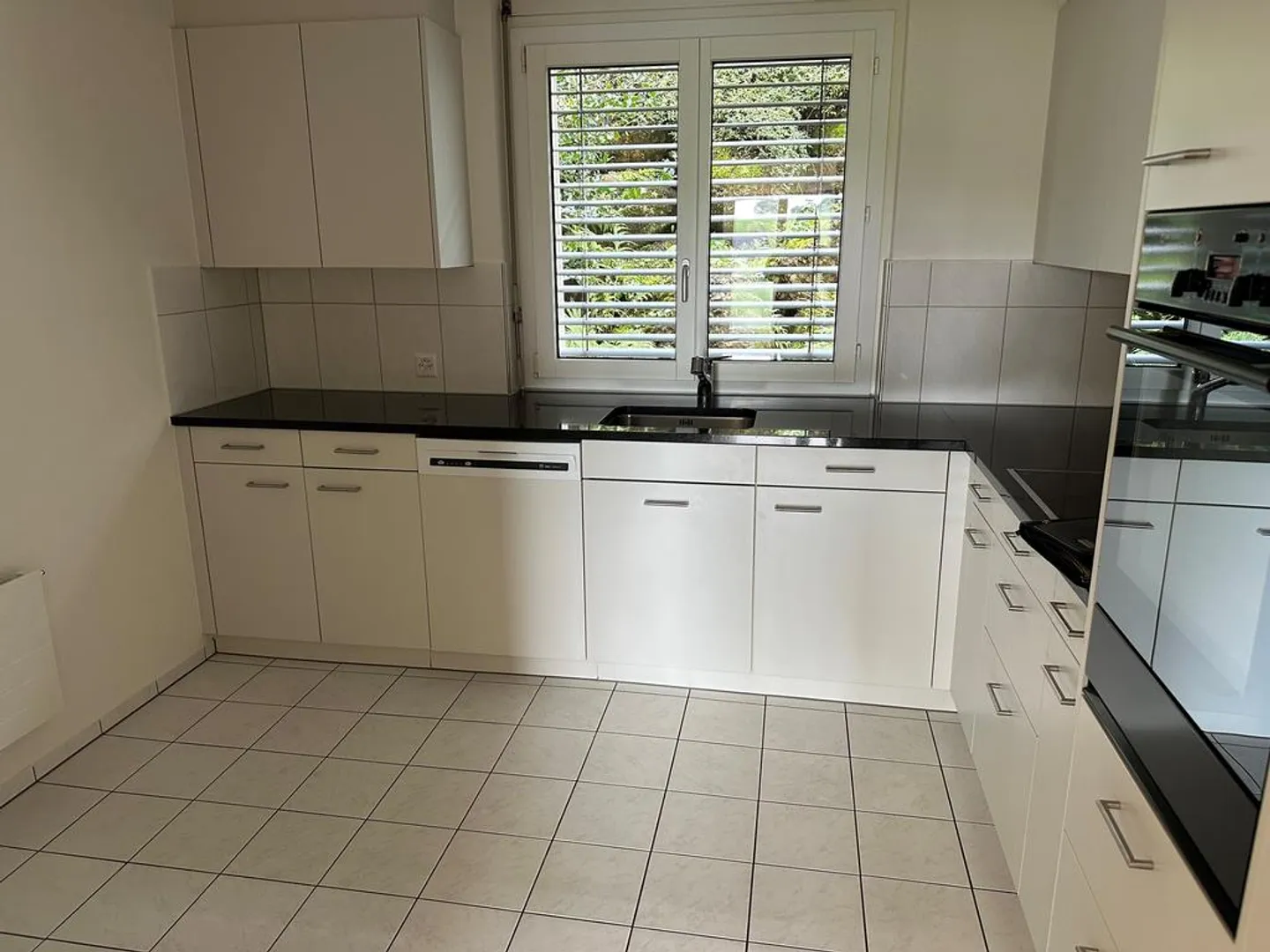 Praktische 4.5-Zimmer-Wohnung mit Blick ins Grüne - Foto 3 von 11