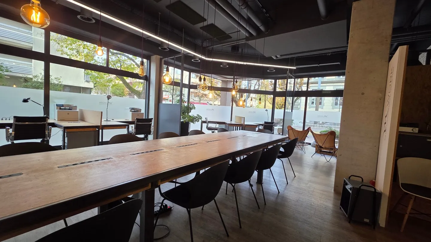 Spazio moderno e luminoso nel cuore di Biel - Foto 8 di 10