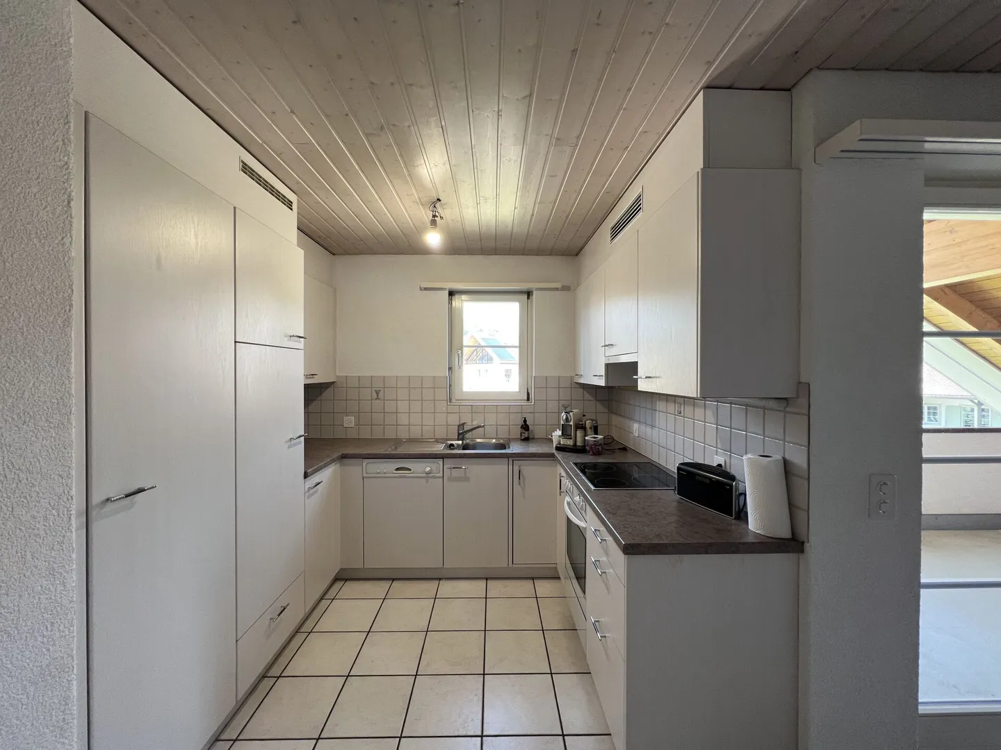 Schöne Dachwohnung mit Lift! - Foto 4 von 7