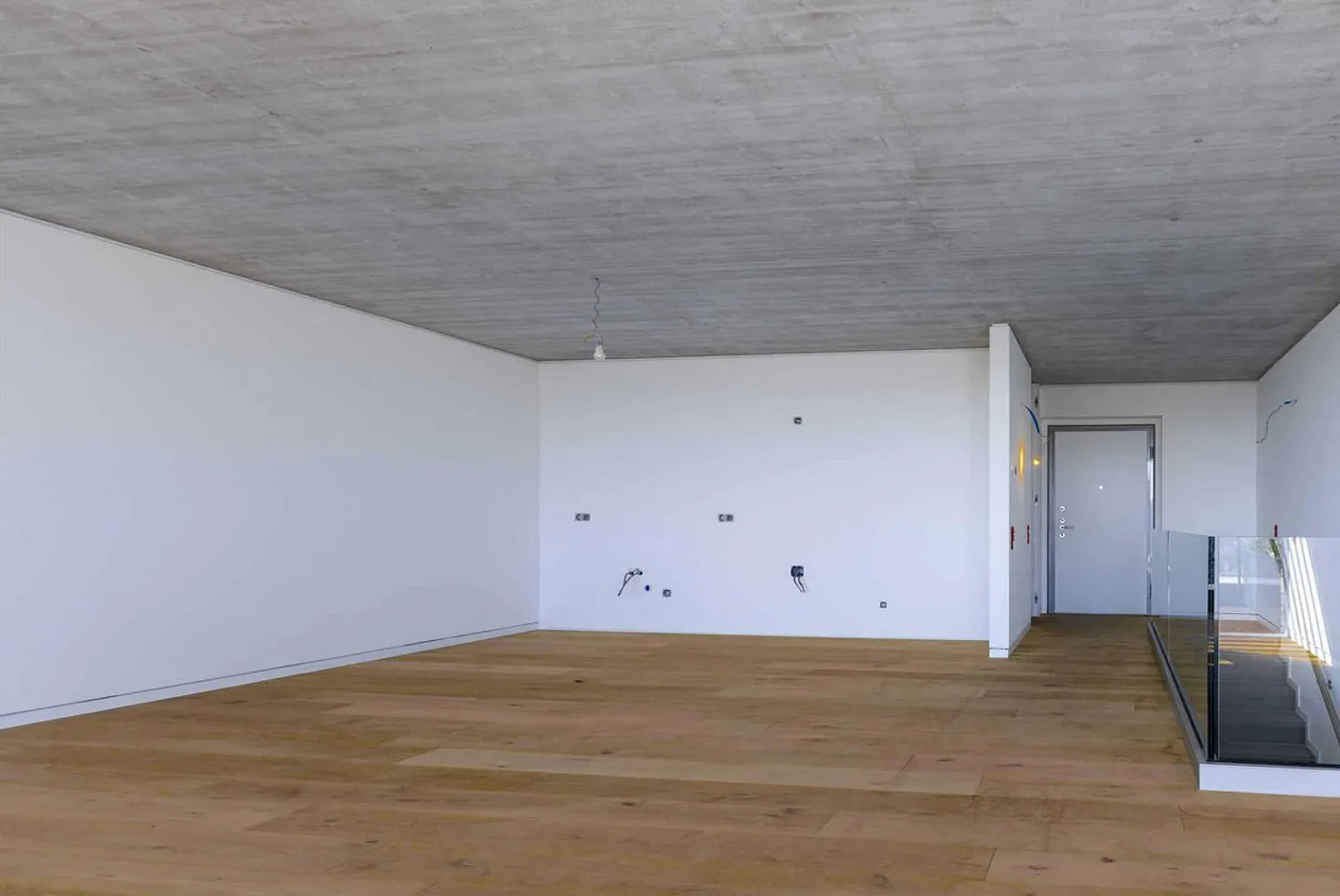 NEUES DUPLEX 4.5 MIT TERRASSEN UND PANORAMABLICK IN MENDRISIO - Foto 4 von 11