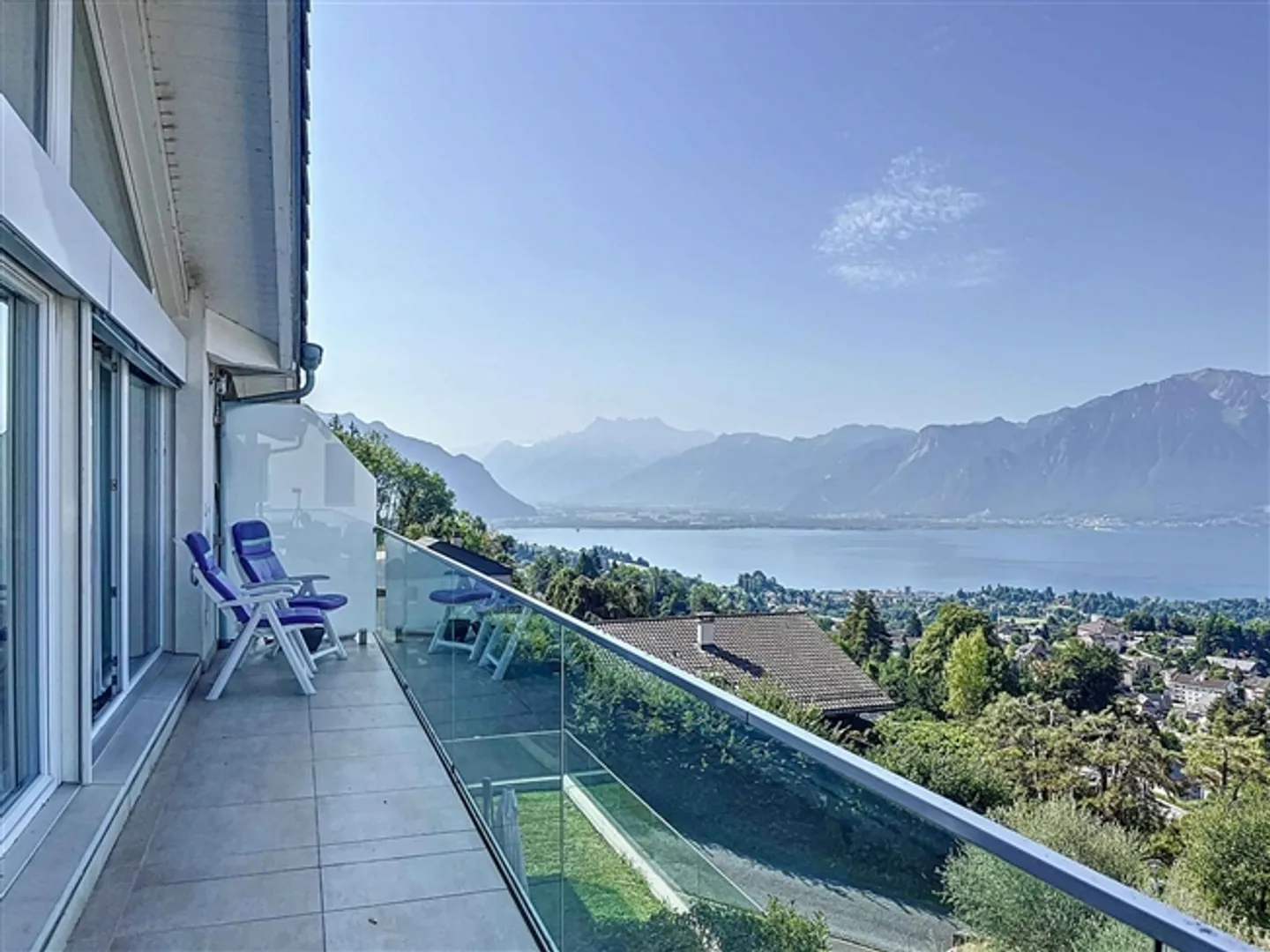 Villa mit Blick auf See und Berge - Foto 4 von 11