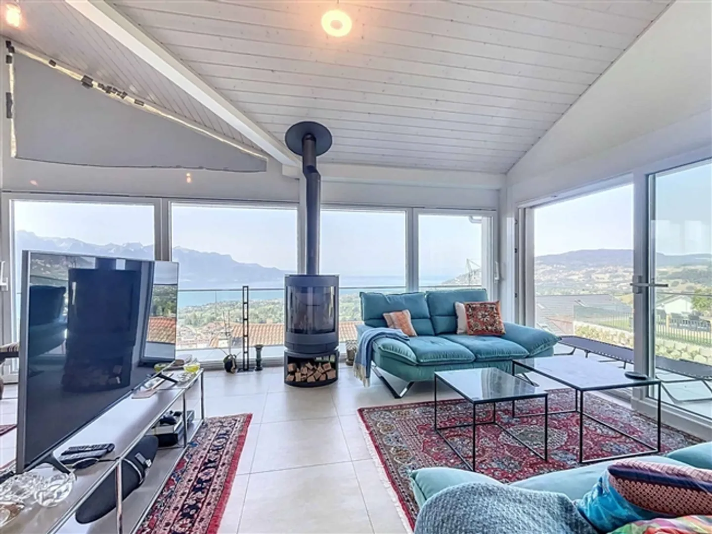 Villa mit Blick auf See und Berge - Foto 5 von 11