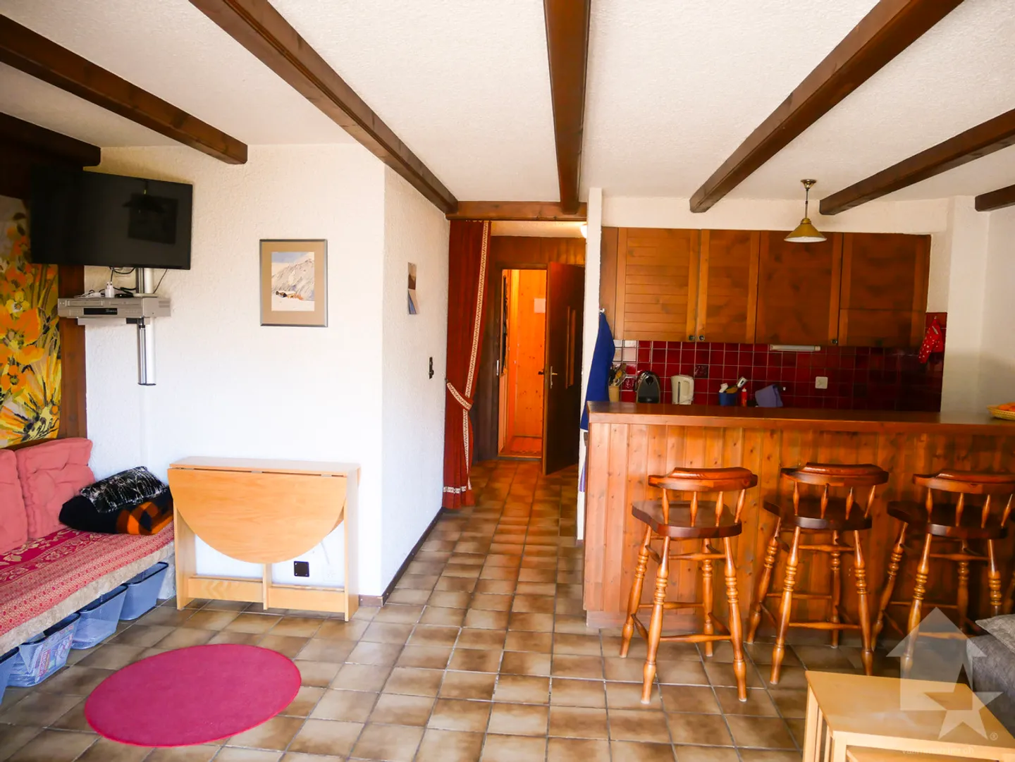 2.5 rooms in the heights of Ovronnaz with a very large terrace! - Photo 4 of 11