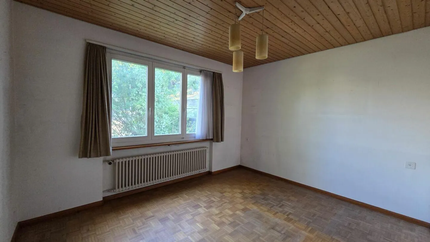 Detached 3.5-room single-family house close to the center, in a sunny location with a wide view - Photo 9 of 14