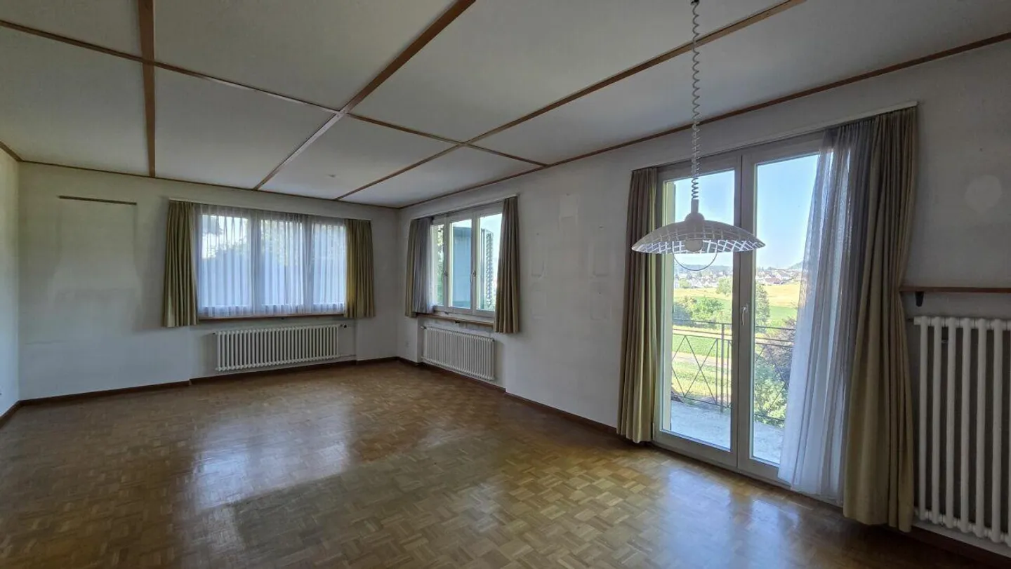 Detached 3.5-room single-family house close to the center, in a sunny location with a wide view - Photo 6 of 14