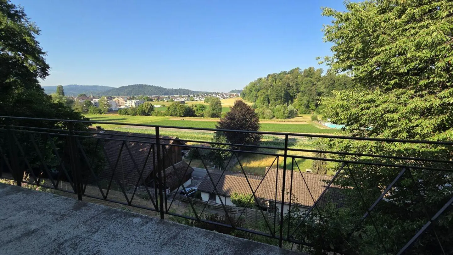 Detached 3.5-room single-family house close to the center, in a sunny location with a wide view - Photo 11 of 14