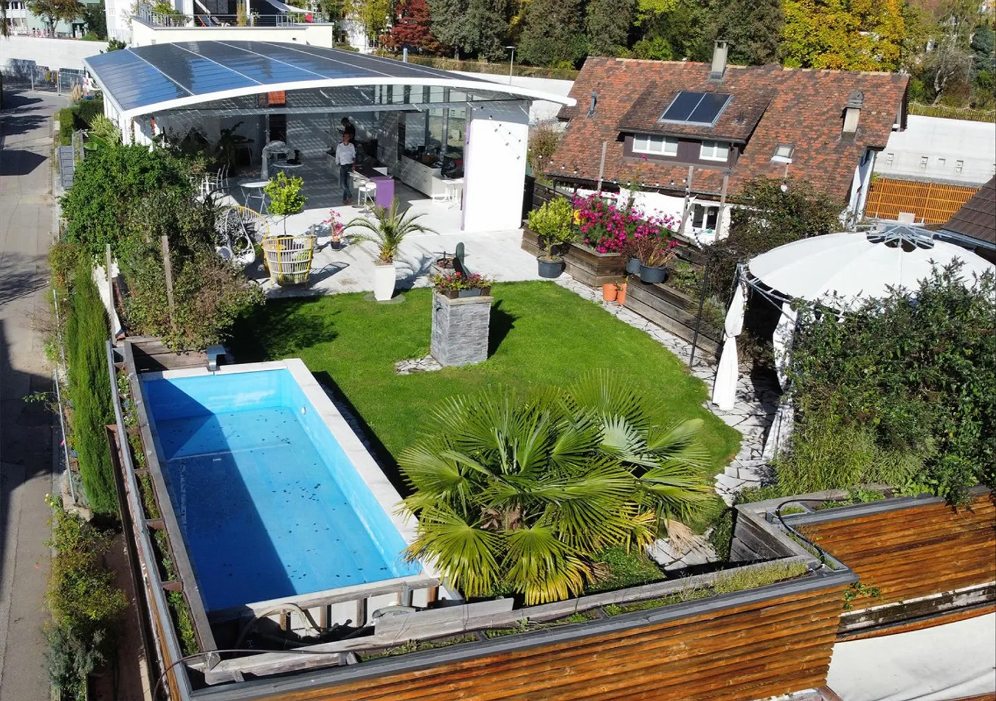 5.5-Room Single-Family House with Unique Rooftop Terrace - Photo 1 of 18