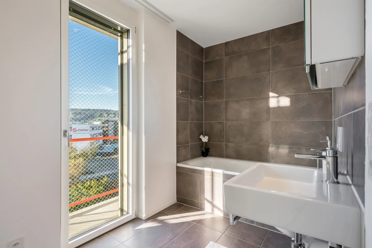 The perfect apartment in the Zwicky area - Photo 4 of 6