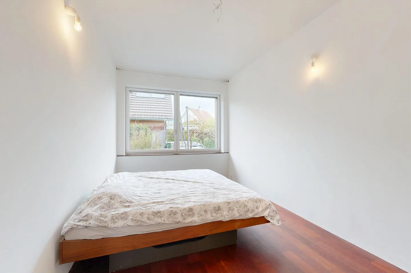5.5-Room Single-Family House with Unique Rooftop Terrace - Photo 7 of 18