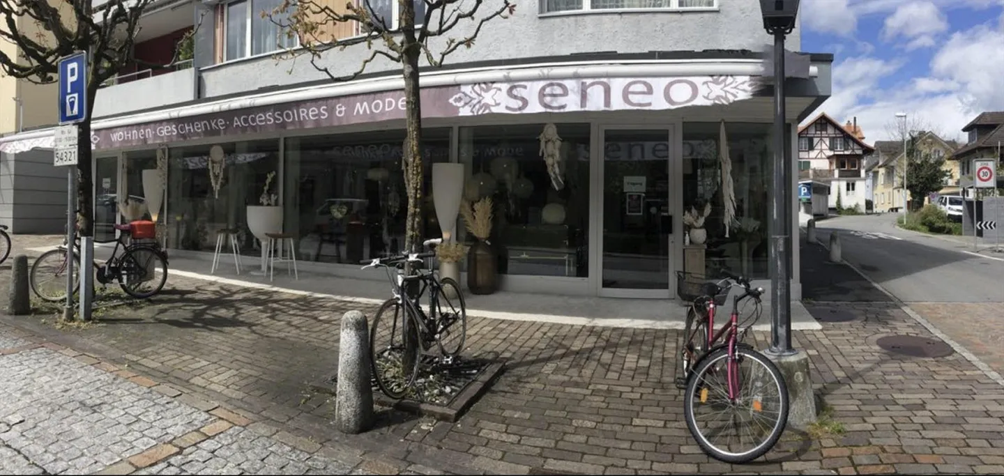 Negozio/ Ufficio/ Atelier (Centro del Villaggio Rothenburg) - Foto 1 di 2