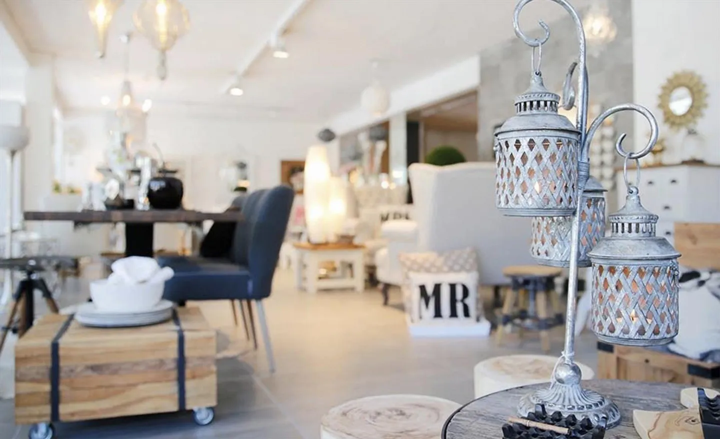 Negozio/ Ufficio/ Atelier (Centro del Villaggio Rothenburg) - Foto 2 di 2