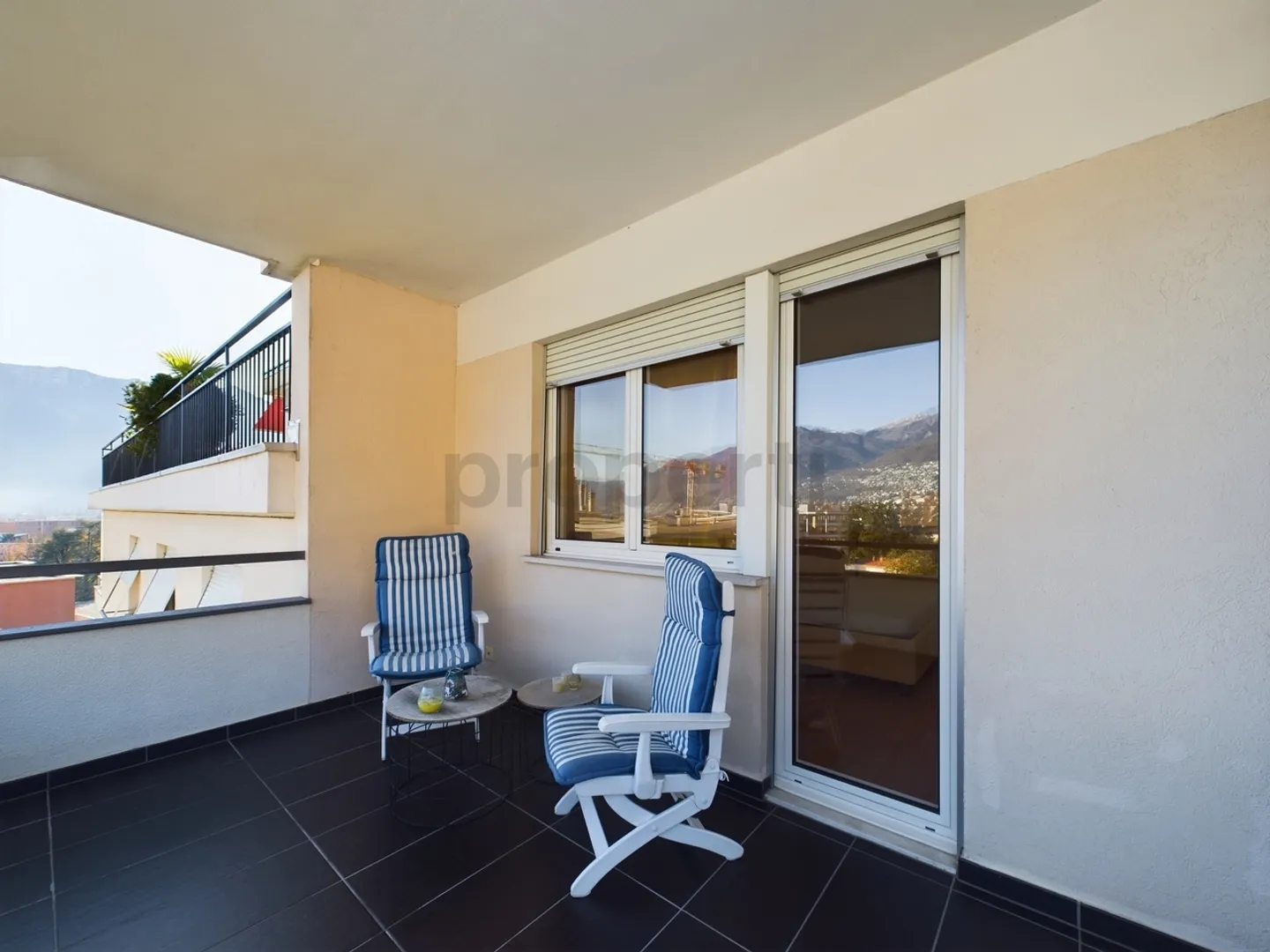 Appartamento ammobiliato di 2,5 locali a Locarno con vista lago e arredi moderni - Foto 7 di 8