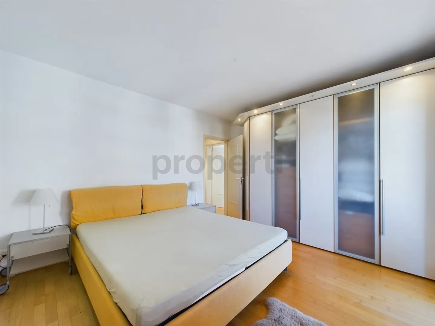 Appartamento ammobiliato di 2,5 locali a Locarno con vista lago e arredi moderni - Foto 4 di 8