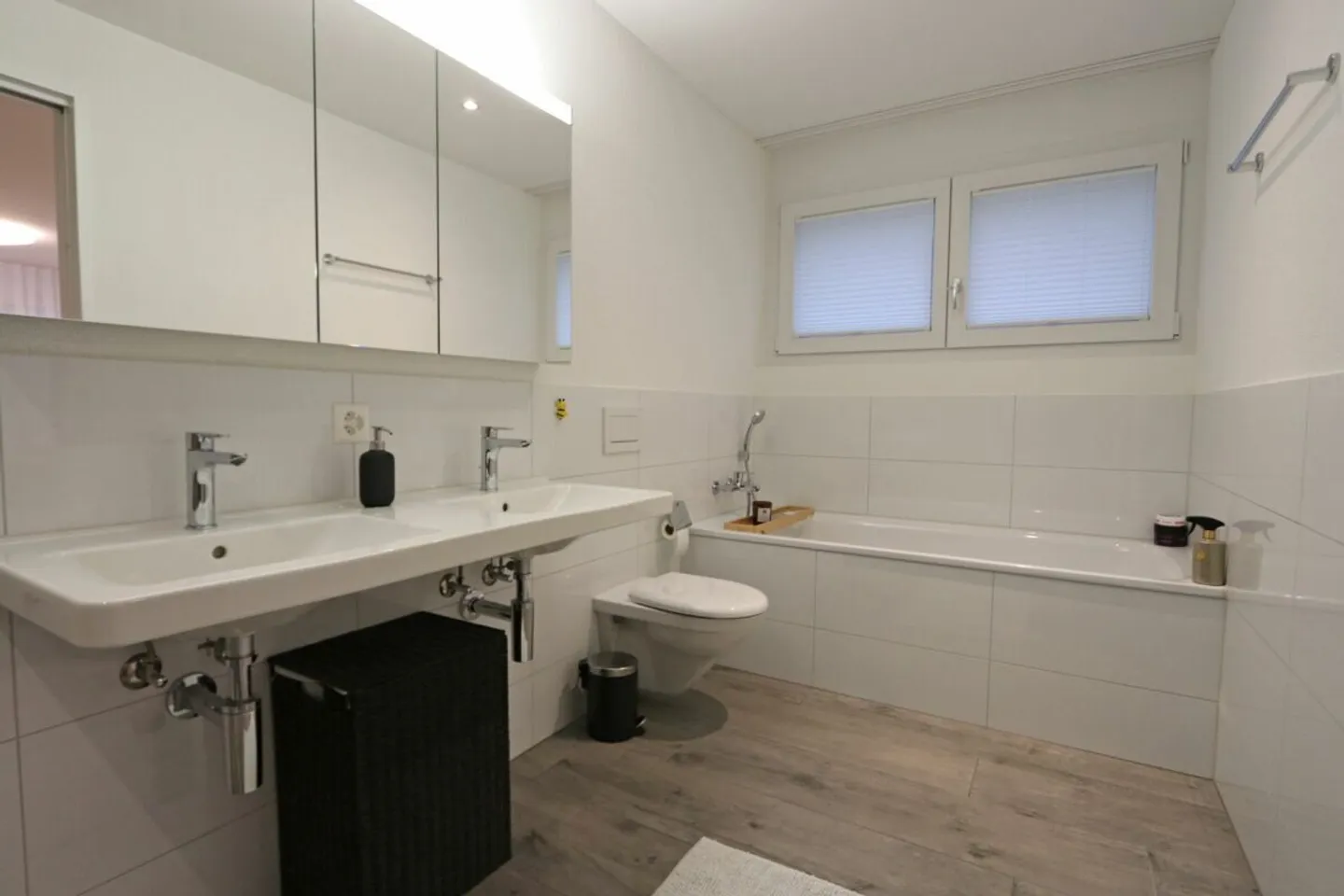 Spacious 4.5 room apartment with balcony glazing - Photo 10 of 12