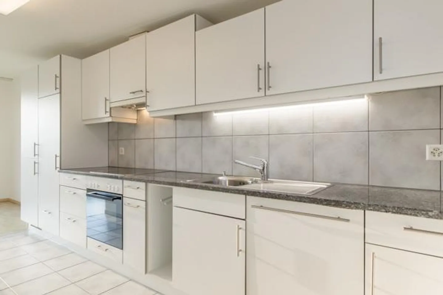 Grosszügige Maisonette in Wallisellen - Foto 2 von 6