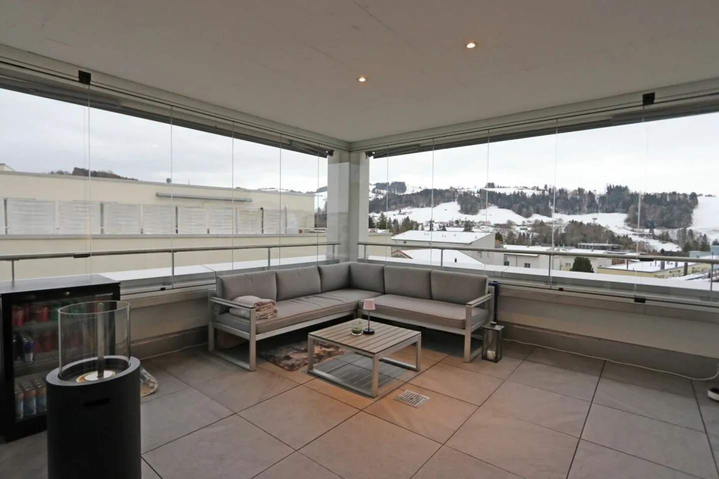 Spacious 4.5 room apartment with balcony glazing - Photo 12 of 12