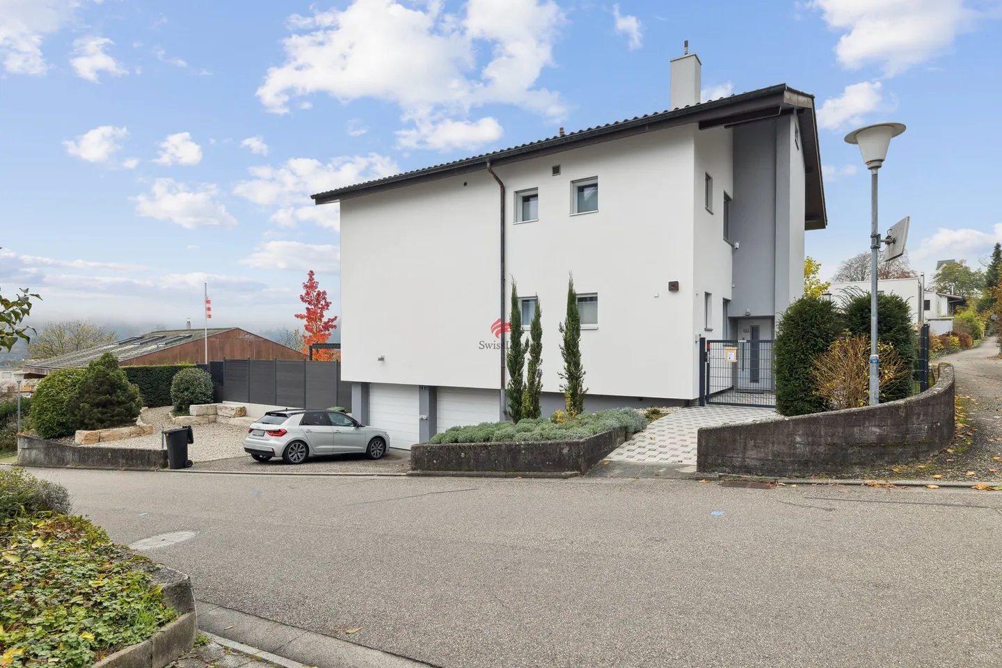 Two-family house with luxurious expansion standard - Photo 1 of 14