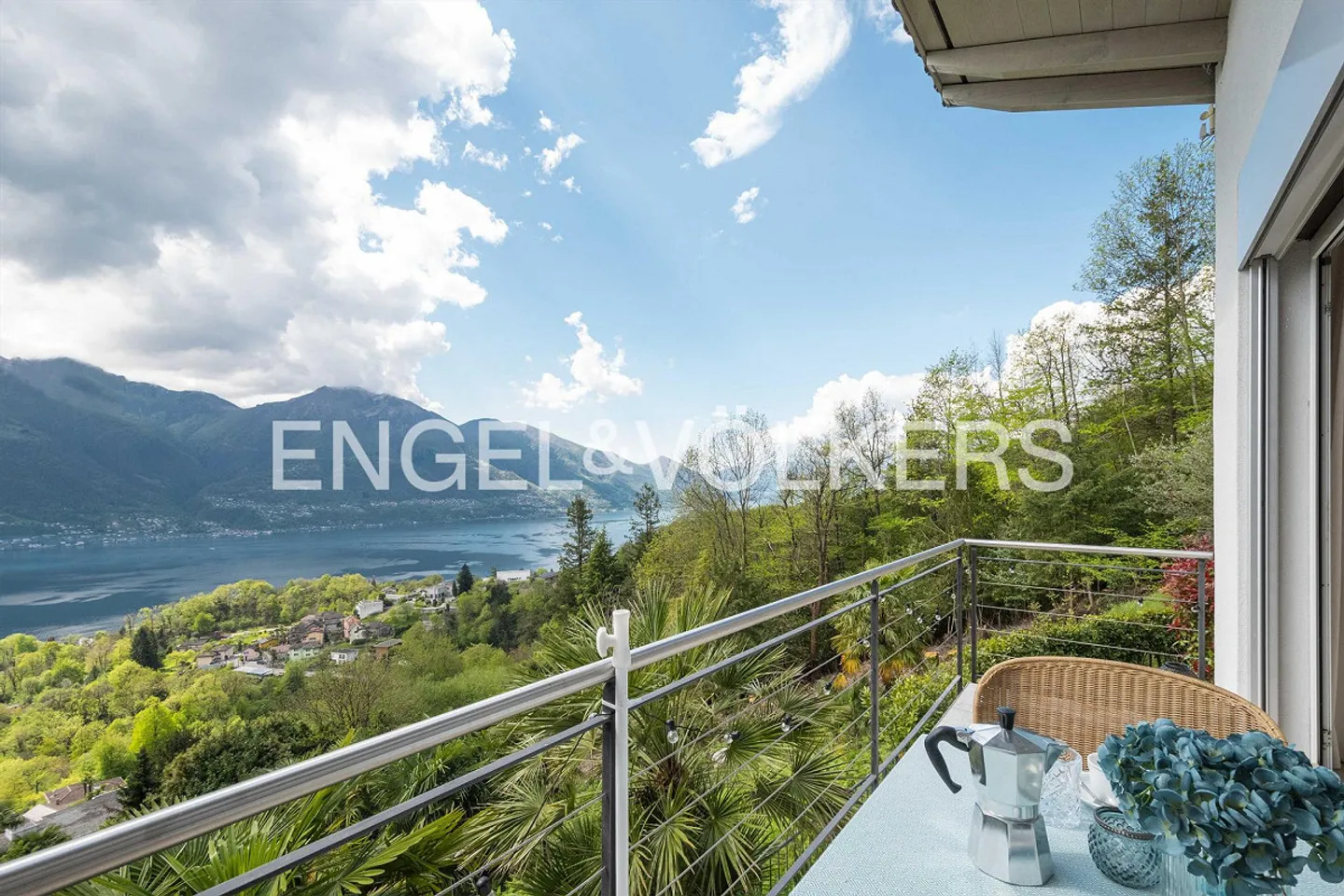 Modernes Ferienhaus mit Pool - Foto 1 von 6