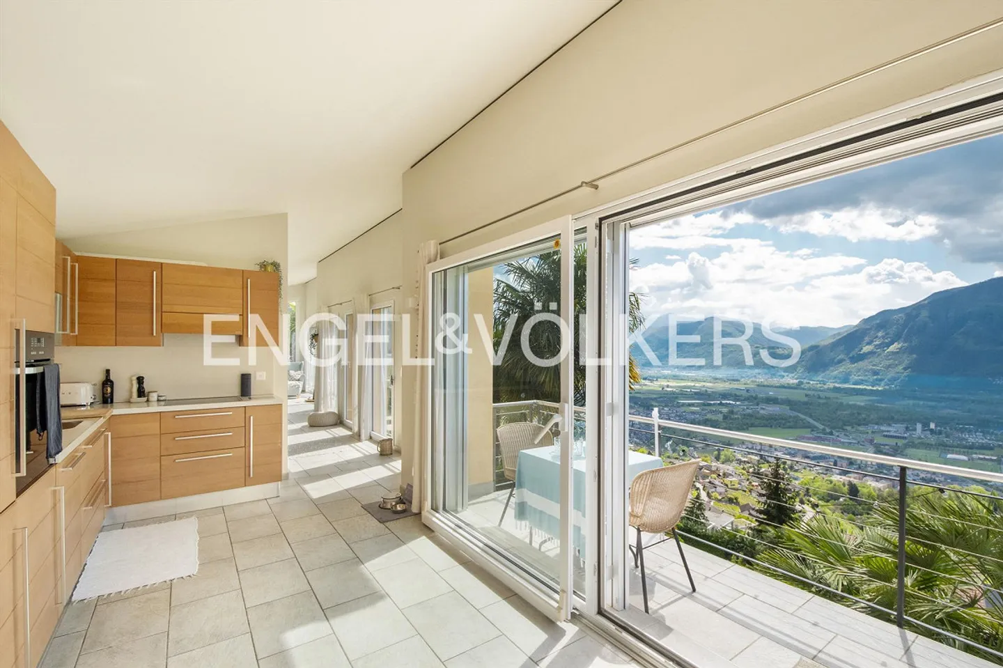 Modernes Ferienhaus mit Pool - Foto 4 von 6
