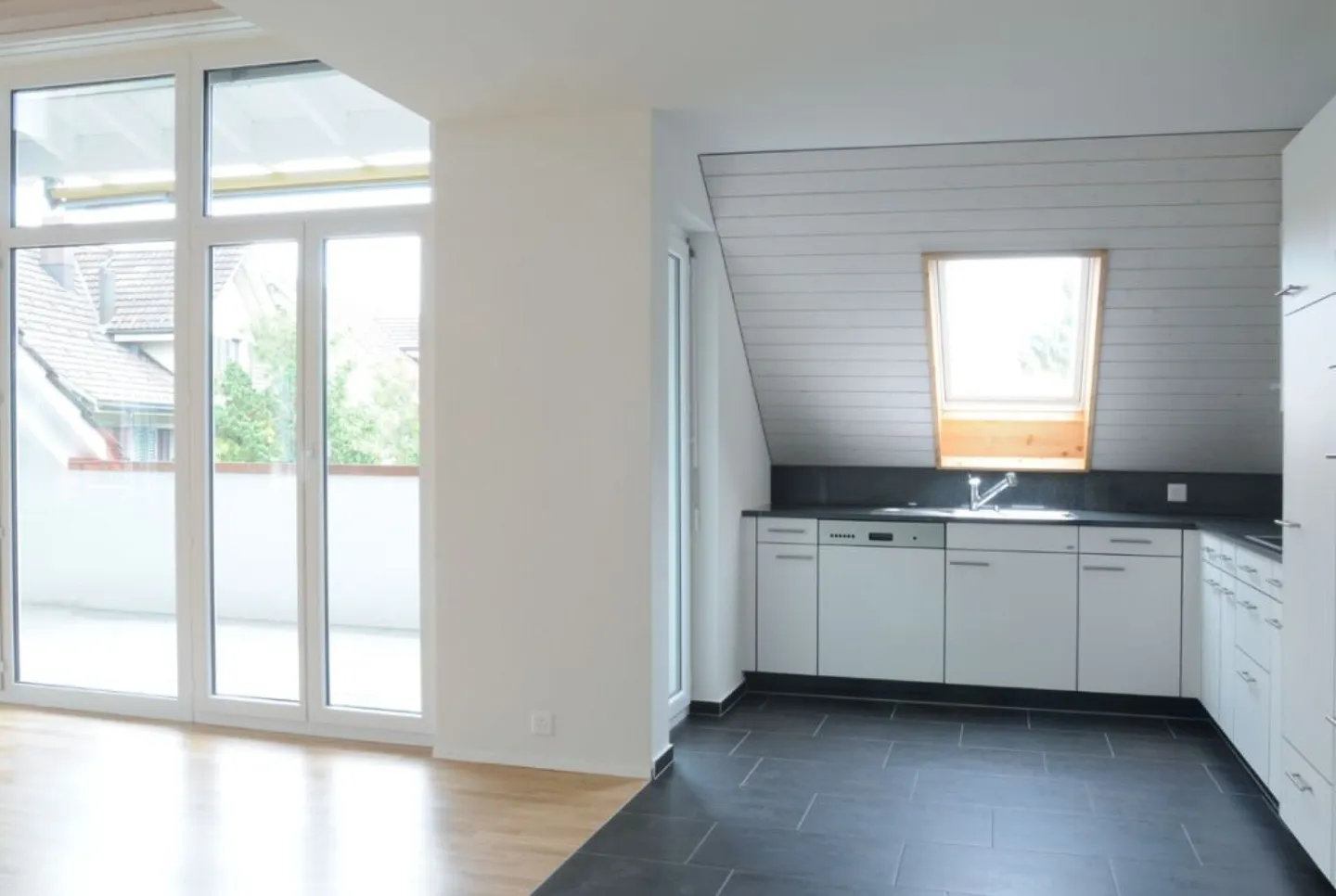 Your new home in the village center: 3.5-room maisonette with gallery & cozy terrace - Photo 5 of 16