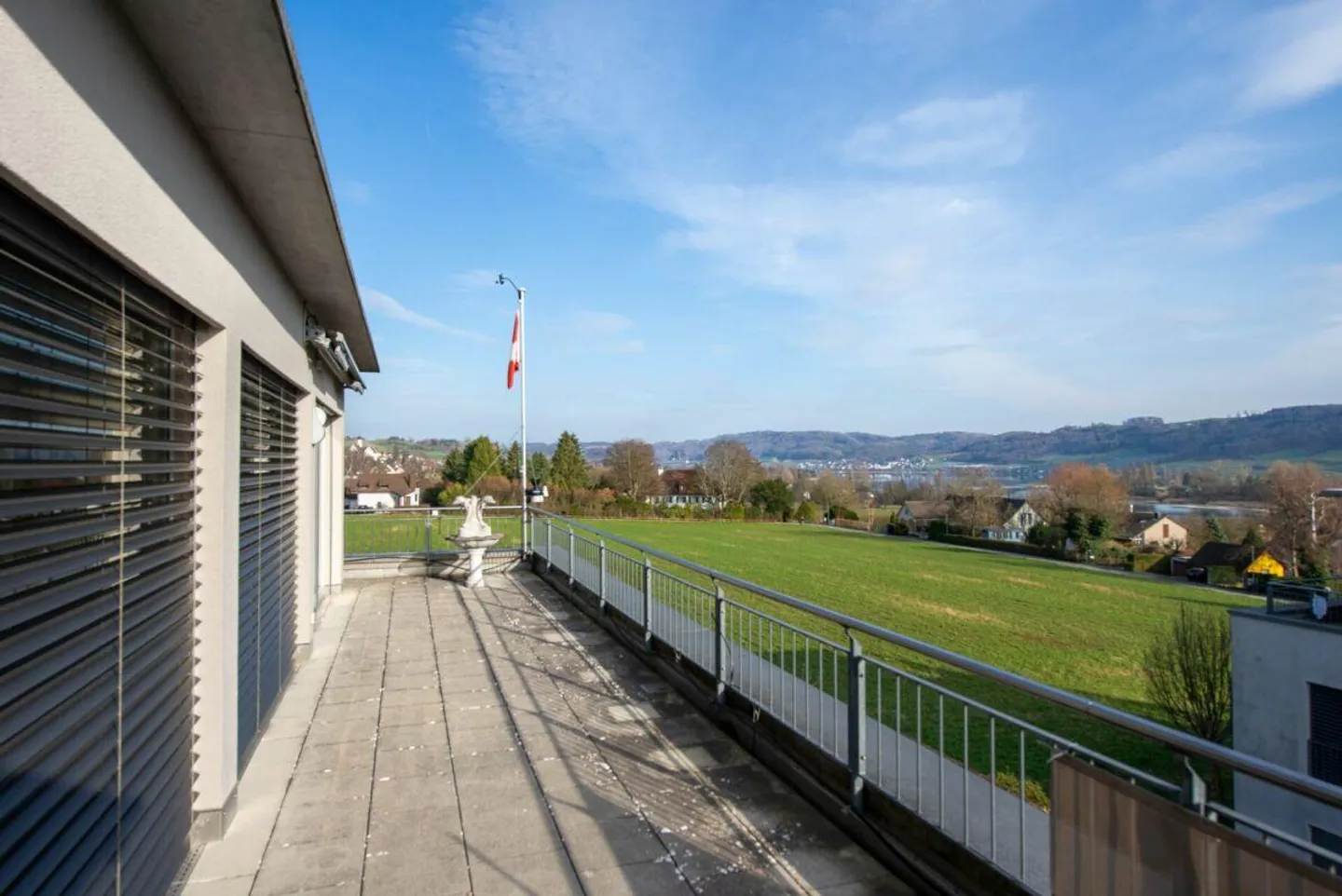 Exclusive Penthouse Apartment with Fantastic Views - Photo 16 of 18