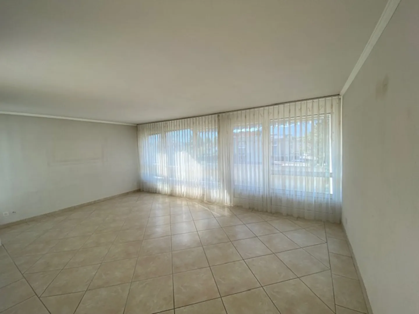 4.5 Room Apartment - Photo 3 of 14