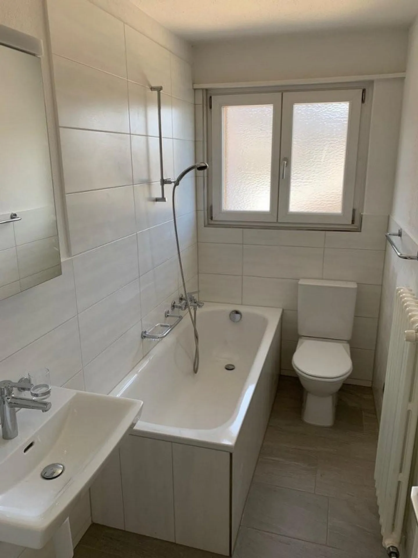 Bright and spacious 2-room apartment - Photo 2 of 6